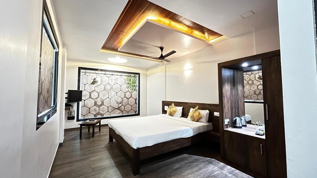 Jimmy Beach Resort Alibag Bagian luar foto